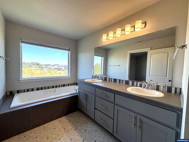 4325 Somerset Dr NE, Albany, OR 97322