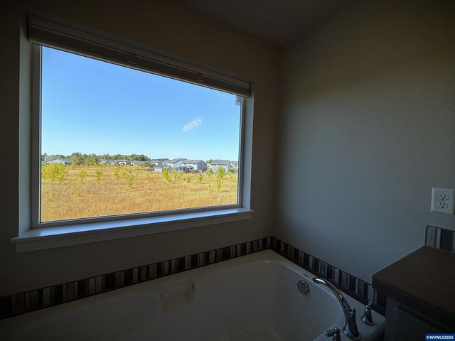 4325 Somerset Dr NE, Albany, OR 97322