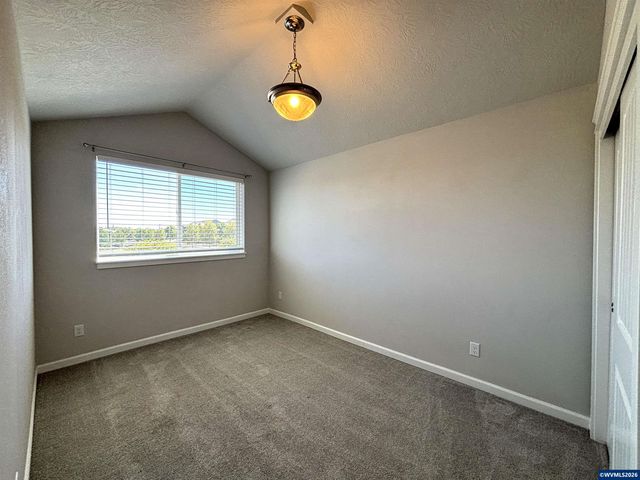 4325 Somerset Dr NE, Albany, OR 97322