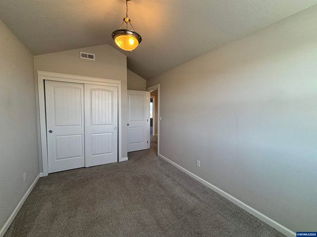 4325 Somerset Dr NE, Albany, OR 97322