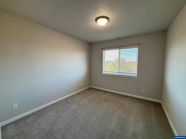 4325 Somerset Dr NE, Albany, OR 97322