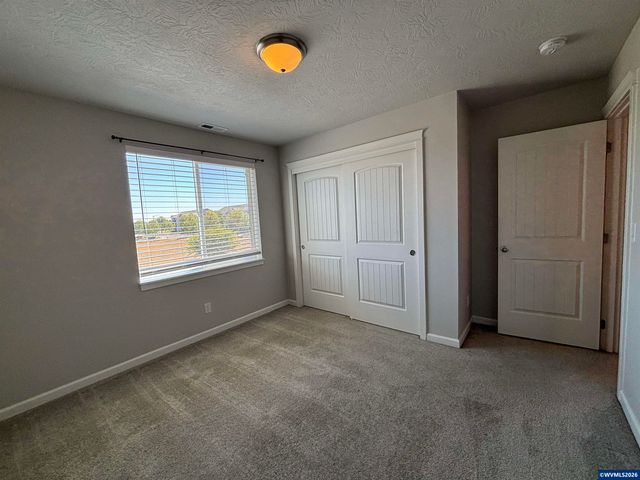 4325 Somerset Dr NE, Albany, OR 97322