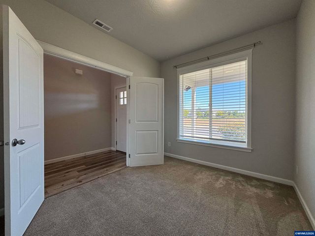 4325 Somerset Dr NE, Albany, OR 97322