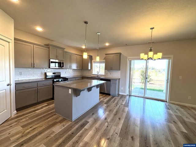 4325 Somerset Dr NE, Albany, OR 97322