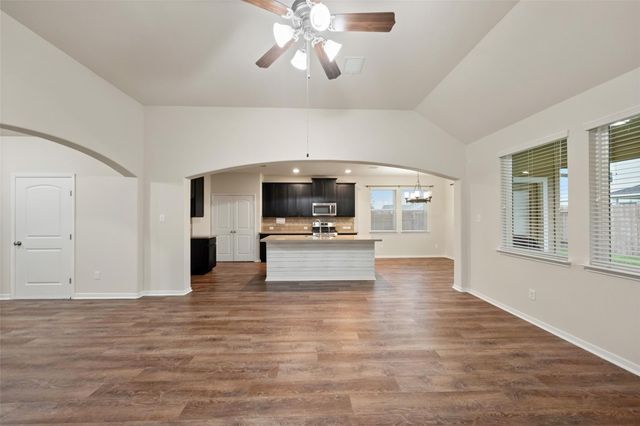 5182 Echo Falls Drive, Alvin, TX 77511