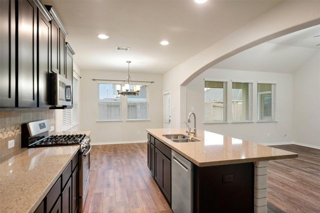 5182 Echo Falls Drive, Alvin, TX 77511
