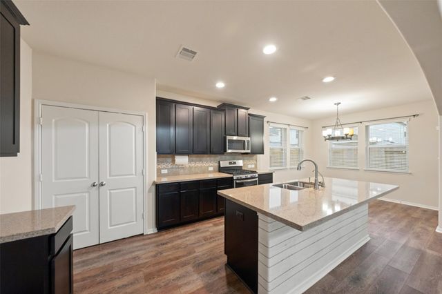 5182 Echo Falls Drive, Alvin, TX 77511