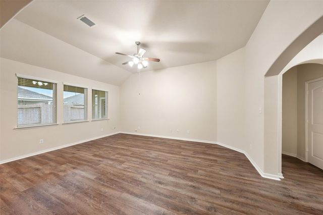 5182 Echo Falls Drive, Alvin, TX 77511