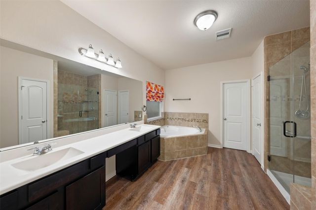 5182 Echo Falls Drive, Alvin, TX 77511