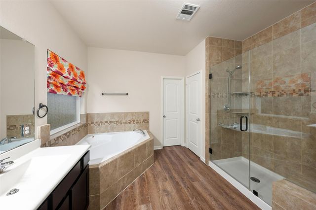 5182 Echo Falls Drive, Alvin, TX 77511