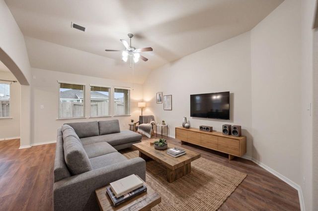 5182 Echo Falls Drive, Alvin, TX 77511
