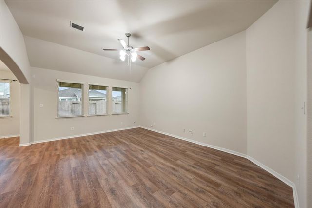 5182 Echo Falls Drive, Alvin, TX 77511