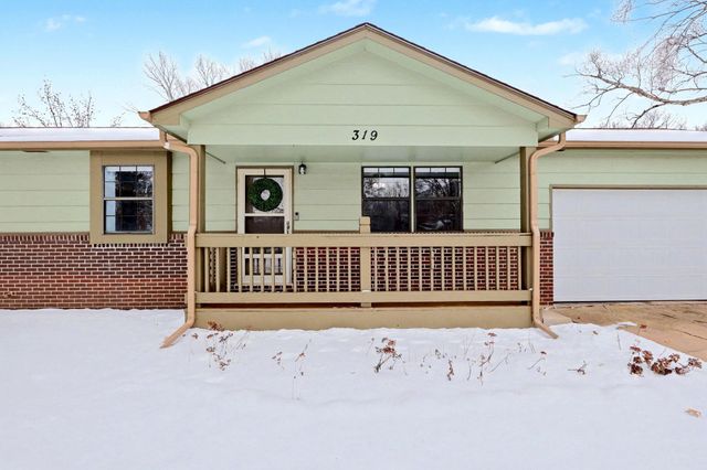 319 N Parkdale Ct, Wichita, KS 67212