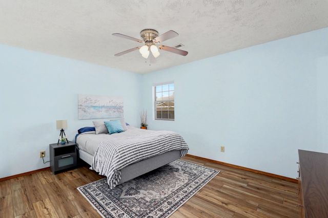 319 N Parkdale Ct, Wichita, KS 67212