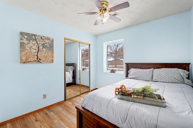 319 N Parkdale Ct, Wichita, KS 67212