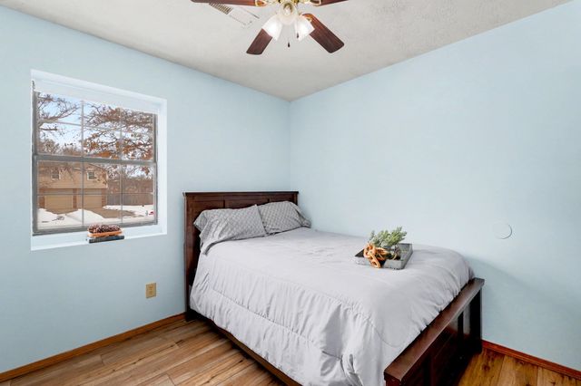 319 N Parkdale Ct, Wichita, KS 67212