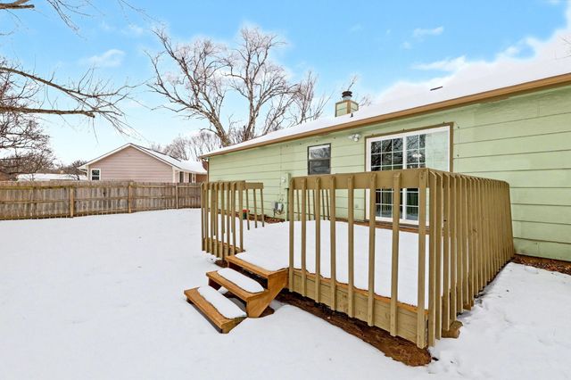 319 N Parkdale Ct, Wichita, KS 67212