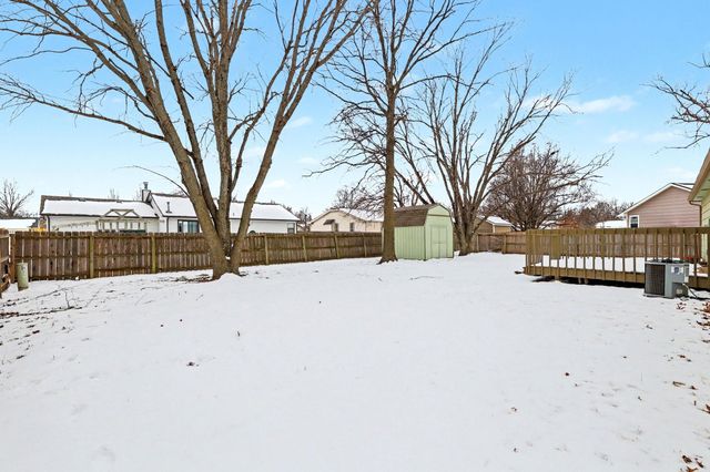 319 N Parkdale Ct, Wichita, KS 67212