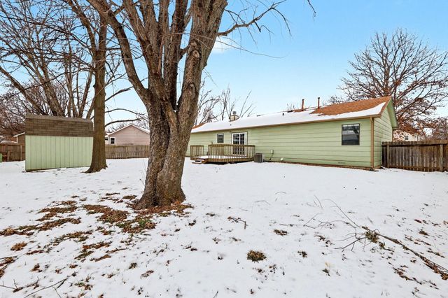 319 N Parkdale Ct, Wichita, KS 67212