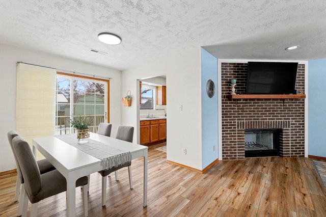 319 N Parkdale Ct, Wichita, KS 67212