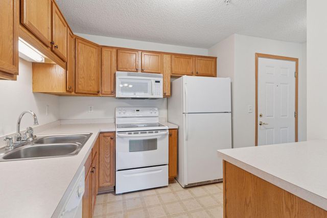 2231 Penn Place 209, North Saint Paul, MN 55109