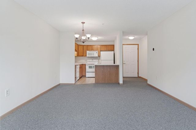 2231 Penn Place 209, North Saint Paul, MN 55109