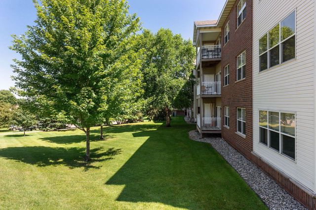 2231 Penn Place 209, North Saint Paul, MN 55109