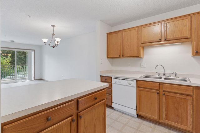 2231 Penn Place 209, North Saint Paul, MN 55109