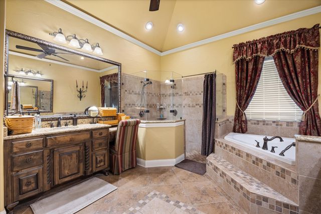 7400 Fox Run Court, Granbury, TX 76049