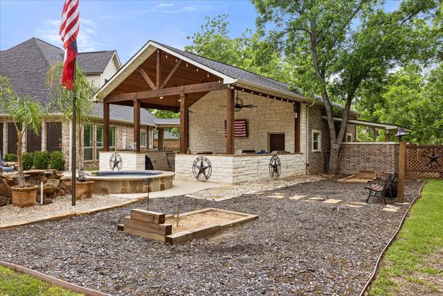 7400 Fox Run Court, Granbury, TX 76049