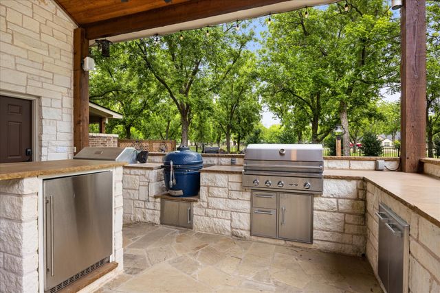 7400 Fox Run Court, Granbury, TX 76049
