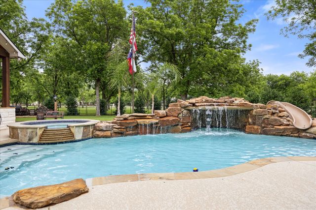 7400 Fox Run Court, Granbury, TX 76049