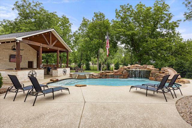 7400 Fox Run Court, Granbury, TX 76049