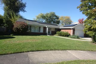 12 S Princeton Court, Arlington Heights, IL 60005