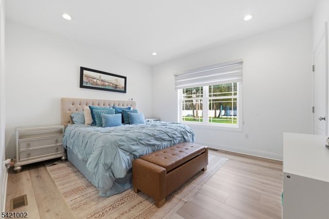 521 Hillsborough Rd, Hillsborough Twp., NJ 08844