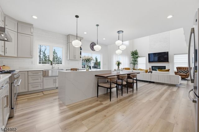 521 Hillsborough Rd, Hillsborough Twp., NJ 08844