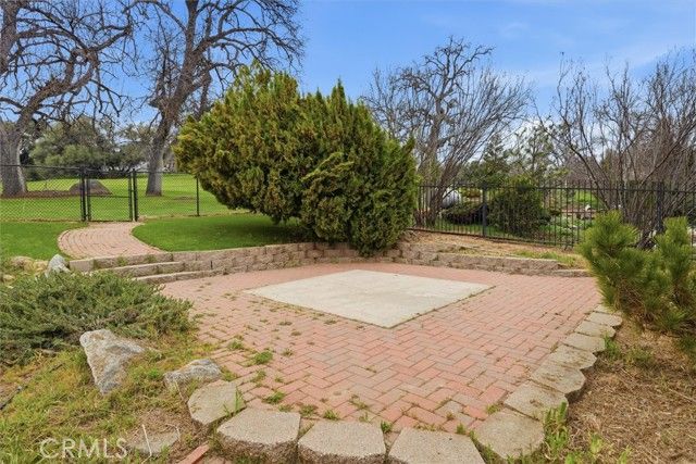 40484 Goldside Drive, Oakhurst, CA 93644