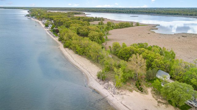 430 Ricoma Beach Road, Bay City, MI 48706