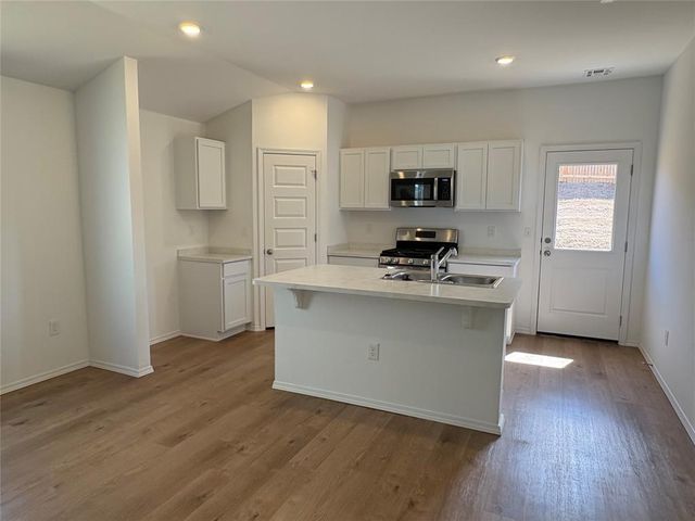 1211 Colt Drive, Guthrie, OK 73044