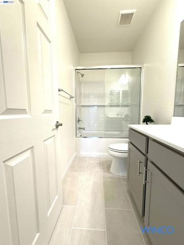 3810 Norbridge Ave, Castro Valley, CA 94546