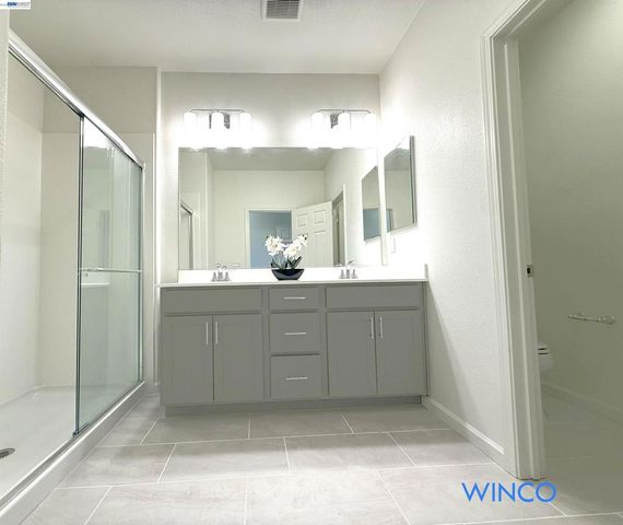 3810 Norbridge Ave, Castro Valley, CA 94546