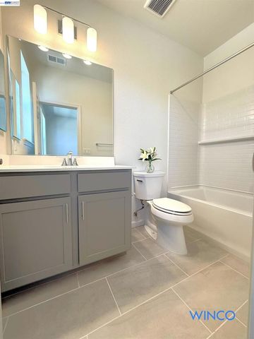 3810 Norbridge Ave, Castro Valley, CA 94546