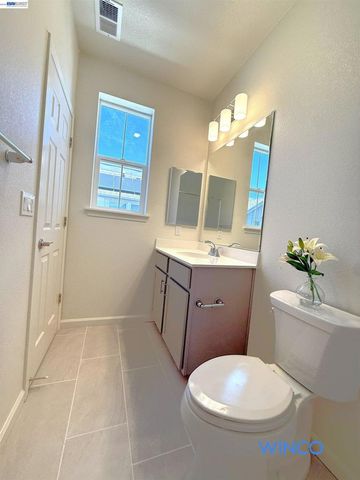 3810 Norbridge Ave, Castro Valley, CA 94546
