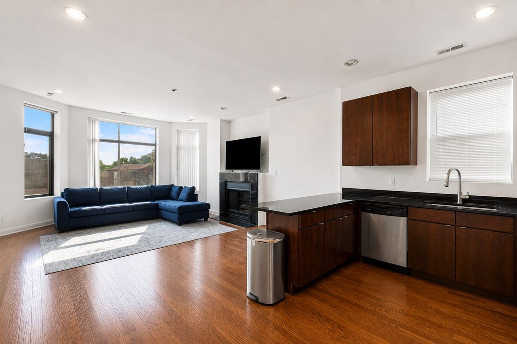5644 N California Avenue, Chicago, IL 60659 — photo 2
