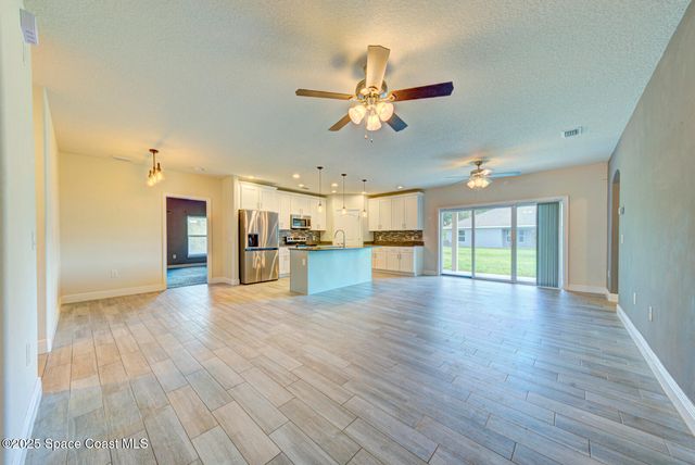531 Topeka Road SW, Palm Bay, FL 32908