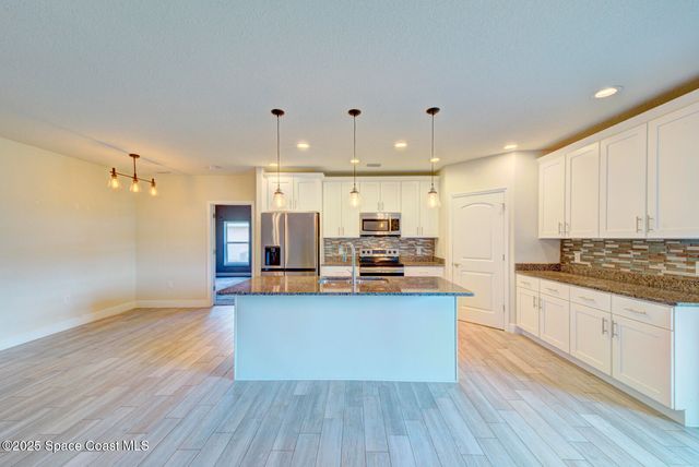 531 Topeka Road SW, Palm Bay, FL 32908