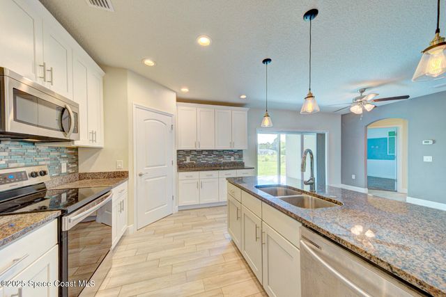 531 Topeka Road SW, Palm Bay, FL 32908