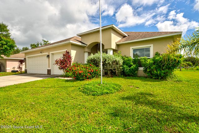 531 Topeka Road SW, Palm Bay, FL 32908