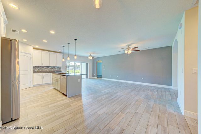 531 Topeka Road SW, Palm Bay, FL 32908