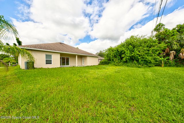 531 Topeka Road SW, Palm Bay, FL 32908